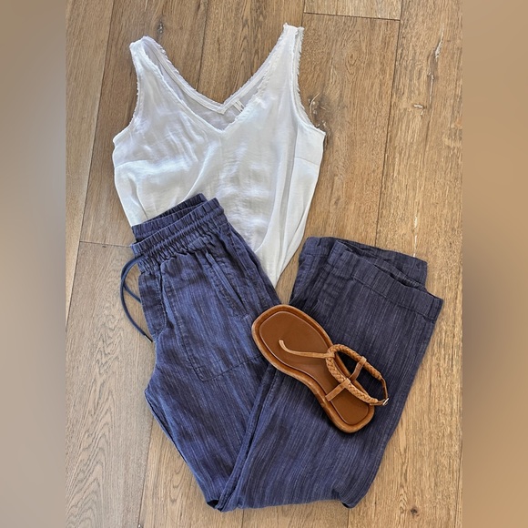 Athleta Cano Linen
Wide leg Pant - Picture 11 of 14